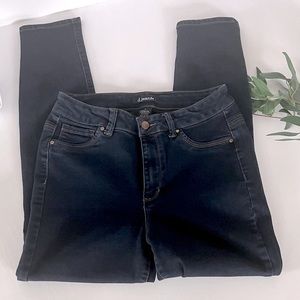 d.jeans Skinny Jeans stretchy dark denim. Sz 8